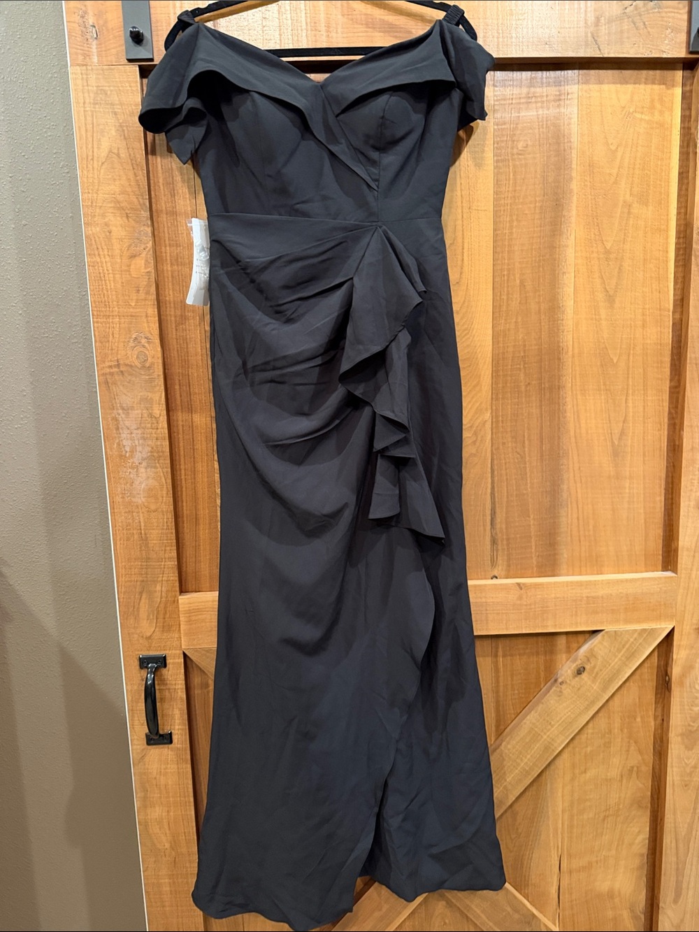 Elegant Black Off-Shoulder Ruffle Evening Dress